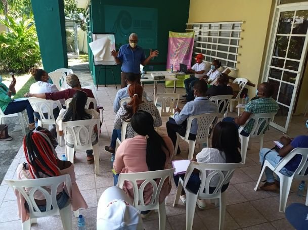 Capacitación veeduría ciudadana en Nigua Cine fórum comité de veeduría ciudadana en San Cristóbal