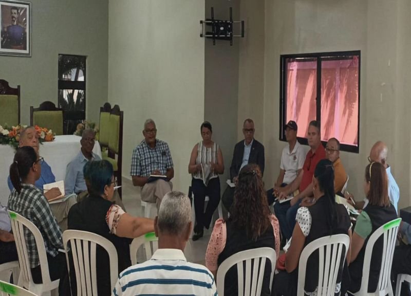Reunión con autoridades para la creación del CESM en el Municipio Sabana Larga